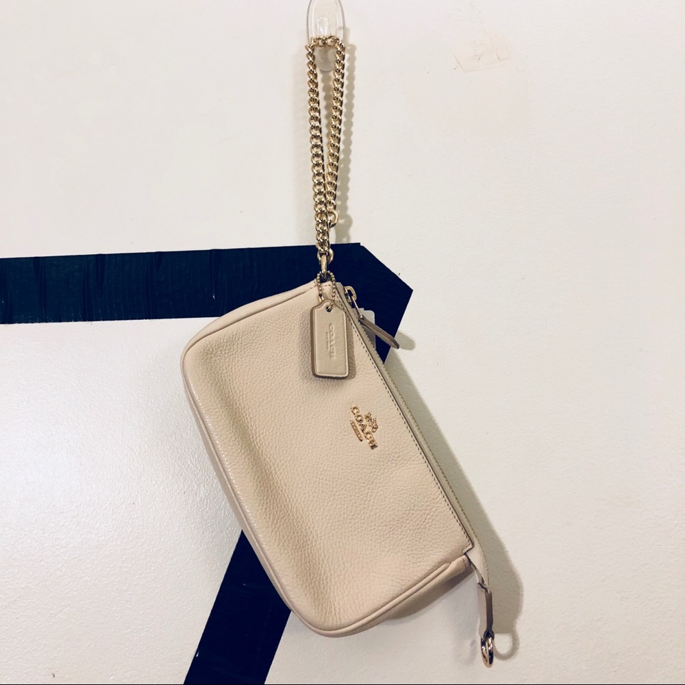 FLASH SALE Coach Chalk Pebble Leather Wristlet
